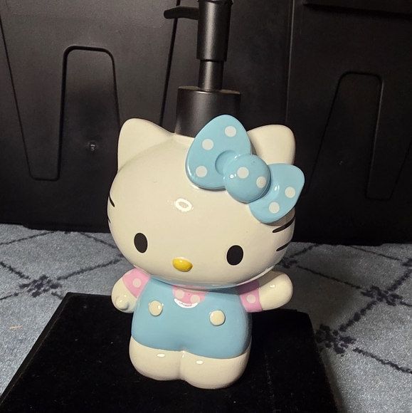 Hello Kitty Soap/Lotion Dispenser NEW!! - Picture 1 of 2
